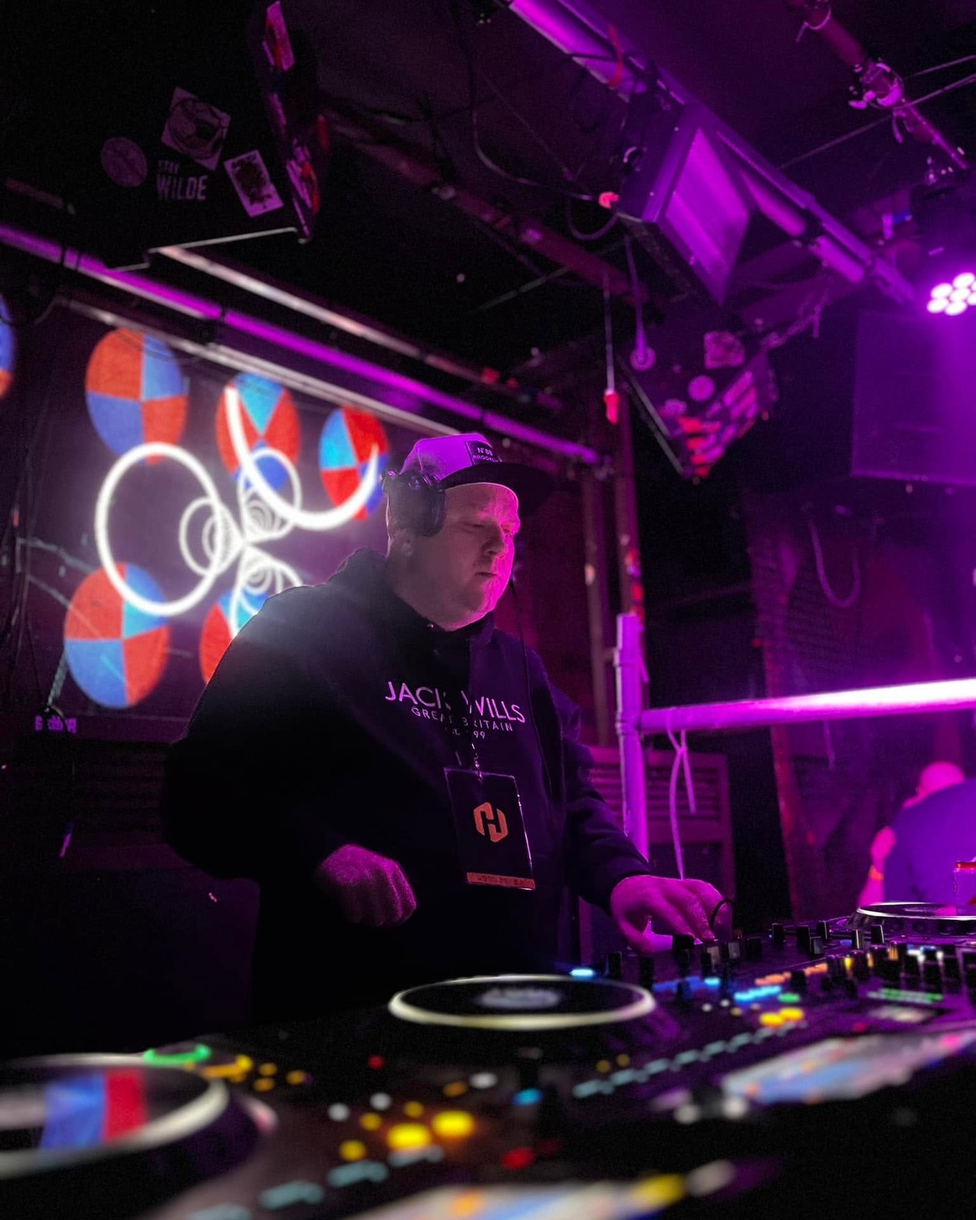 MaKabre performing live on three decks